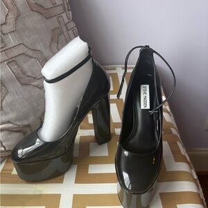 Steve Madden Glossy Black Platform Shoes